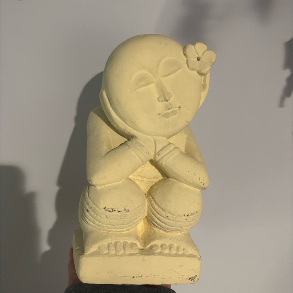 Cream Sculpture